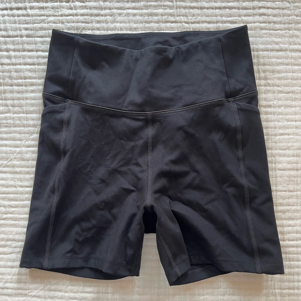 EUC Black compressive run shorts Girlfriend Collective M